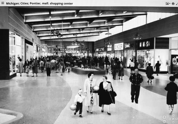 Summit Place Mall (Pontiac Mall) - Old Photo (newer photo)